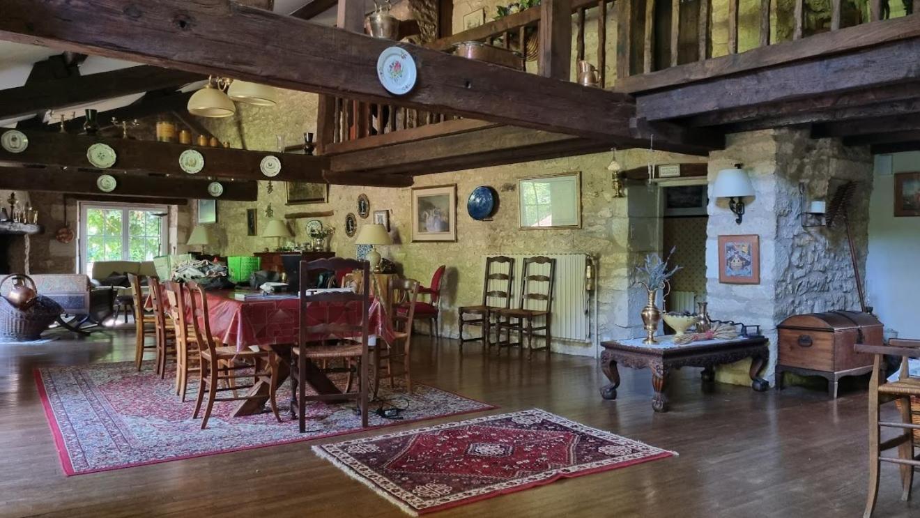 Вілла Moulin De Giroir Migne-Auxances Екстер'єр фото